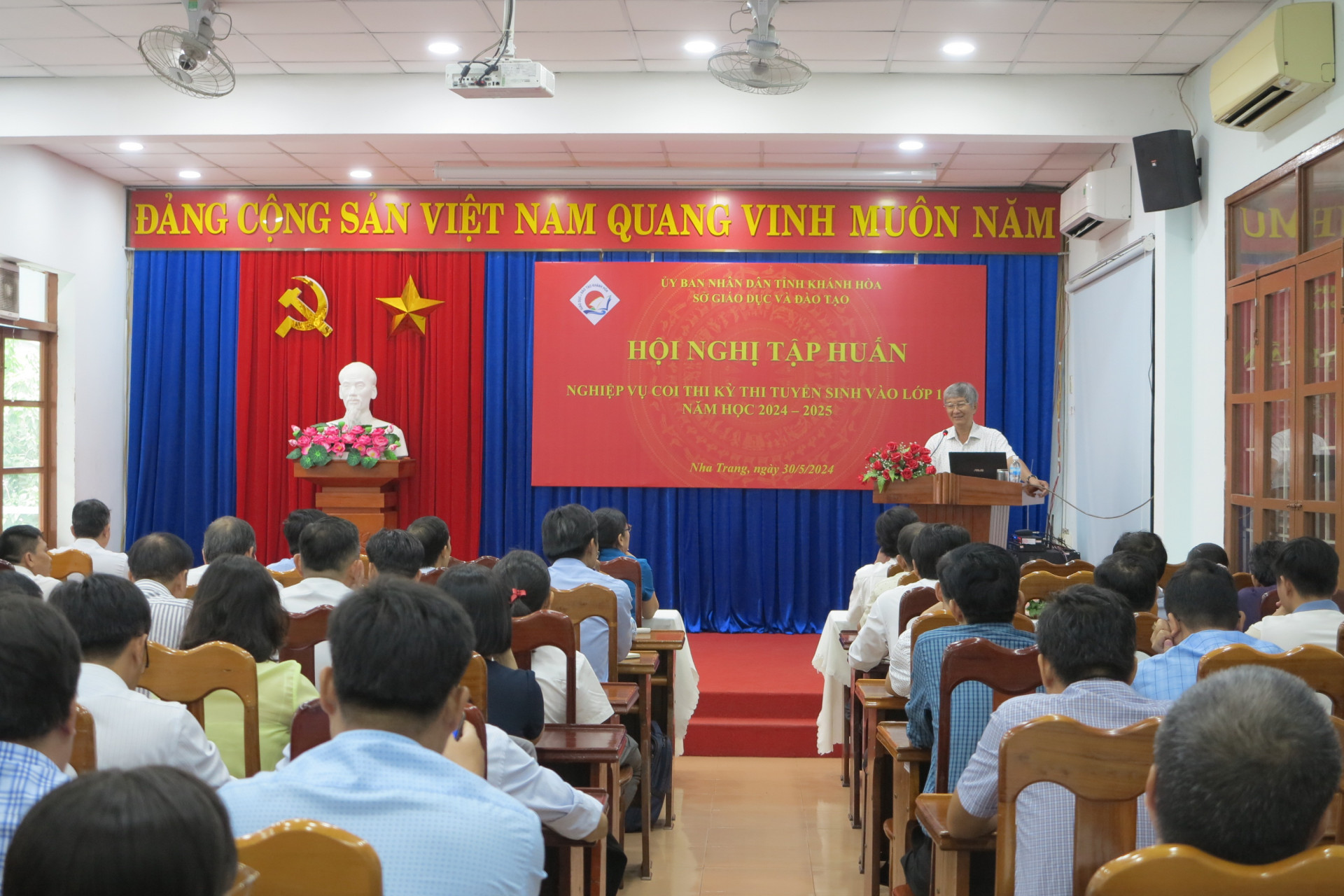 Quang cảnh buổi tập huấn. 