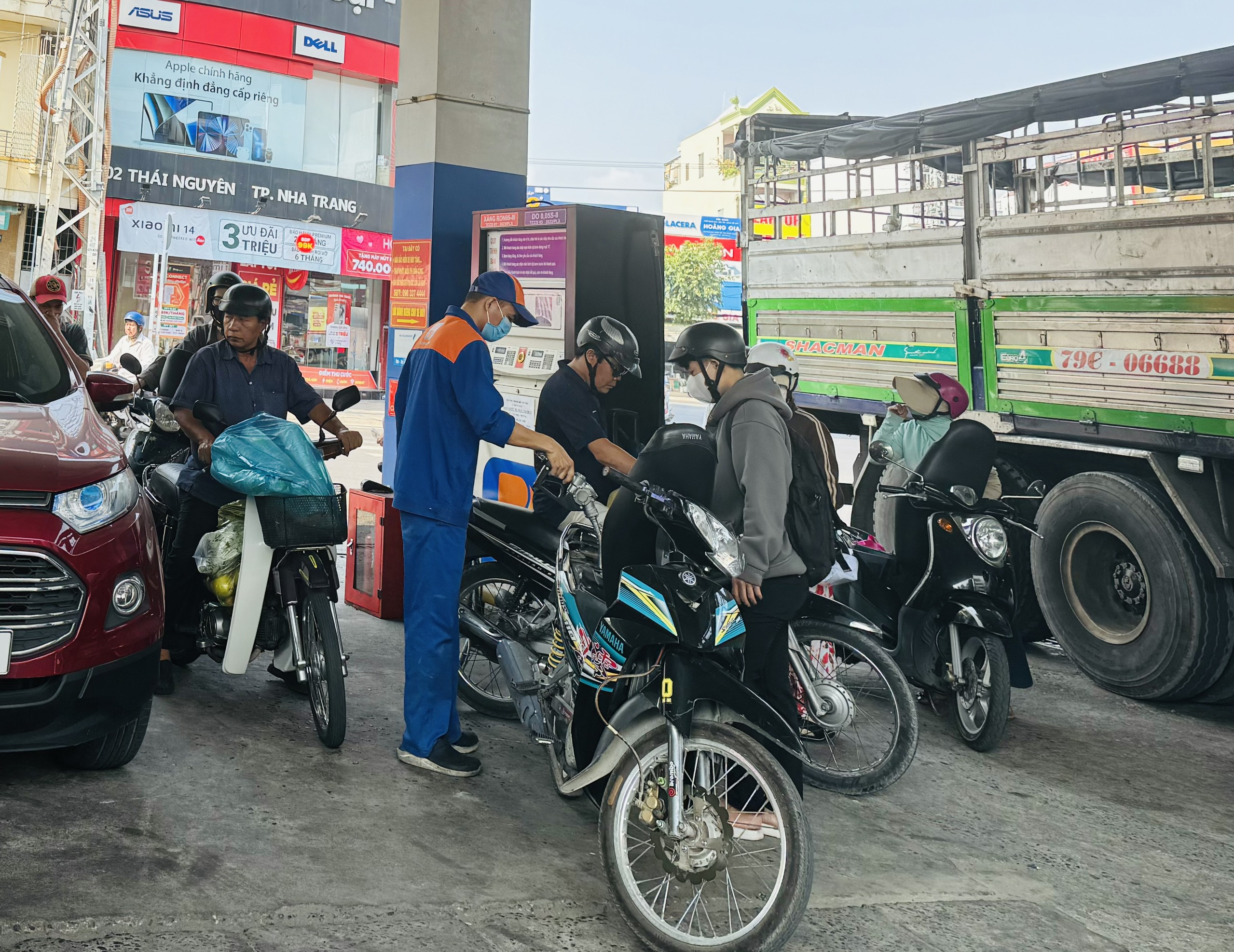 Giá xăng dầu biến động nhẹ