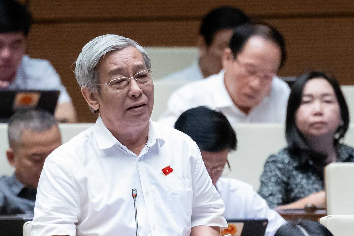 Quốc hội thảo luận về một số nội dung còn ý kiến khác nhau của dự thảo Luật Đường bộ