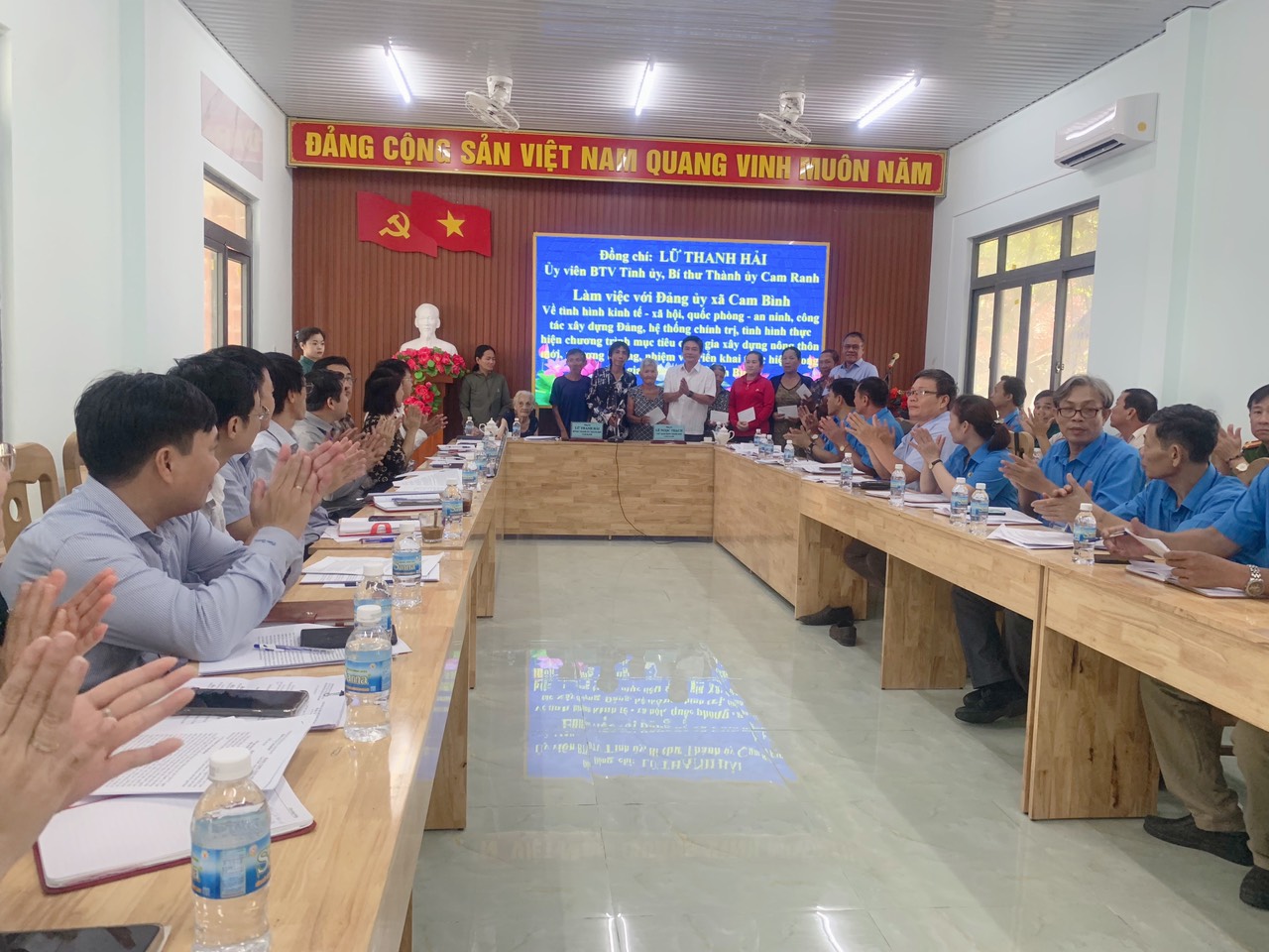 Bí thư Thành ủy Cam Ranh làm việc với 2 xã Cam Bình và Cam Thành Nam