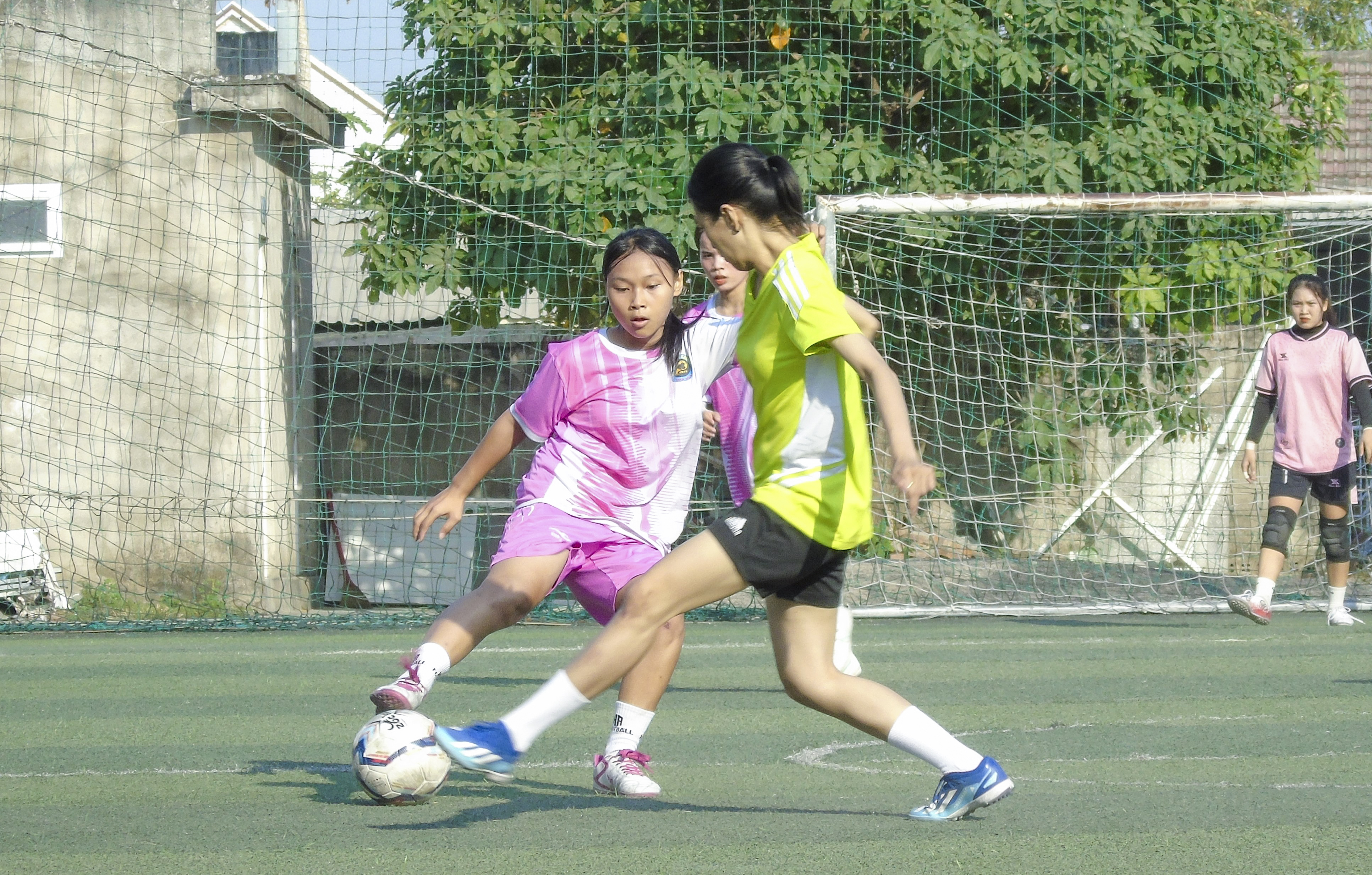 Sôi nổi giải bóng đá nữ tại Ninh Hòa