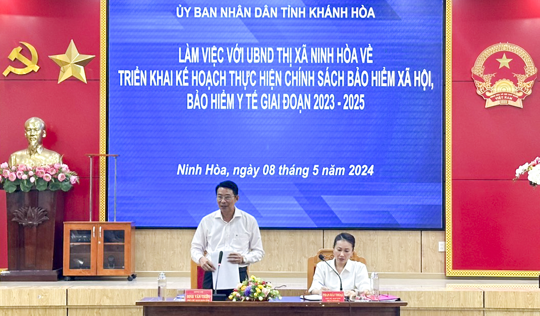 Phó Chủ tịch UBND tỉnh Đinh Văn Thiệu làm việc tại Ninh Hòa về bảo hiểm y tế, bảo hiểm xã hội