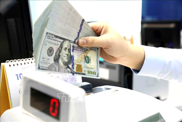 Giá USD ngày 17/5 tiếp đà giảm