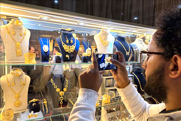 Giá vàng châu Á vẫn ở mức cao phiên sáng 28/5