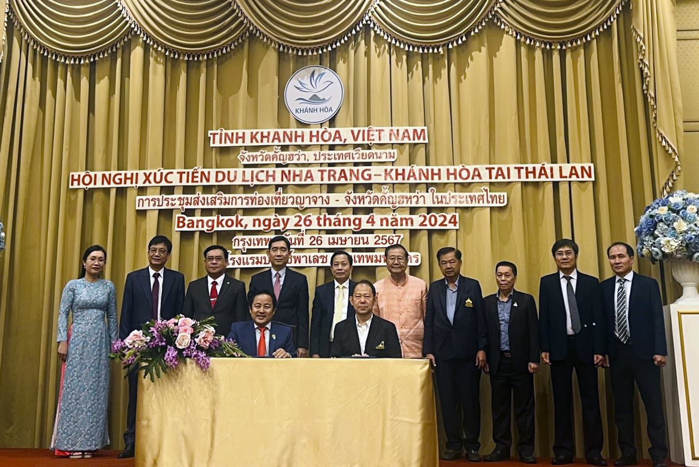 Hiệp hội Du lịch Nha Trang - Khánh Hòa và Hiệp hội các đại lý du lịch Thái Lan ký kết biên bản thỏa thuận hợp tác, thúc đẩy phát triển du lịch.
