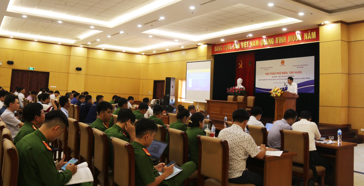 Hội thảo về Quy chuẩn quốc gia về an toàn cháy cho nhà và công trình