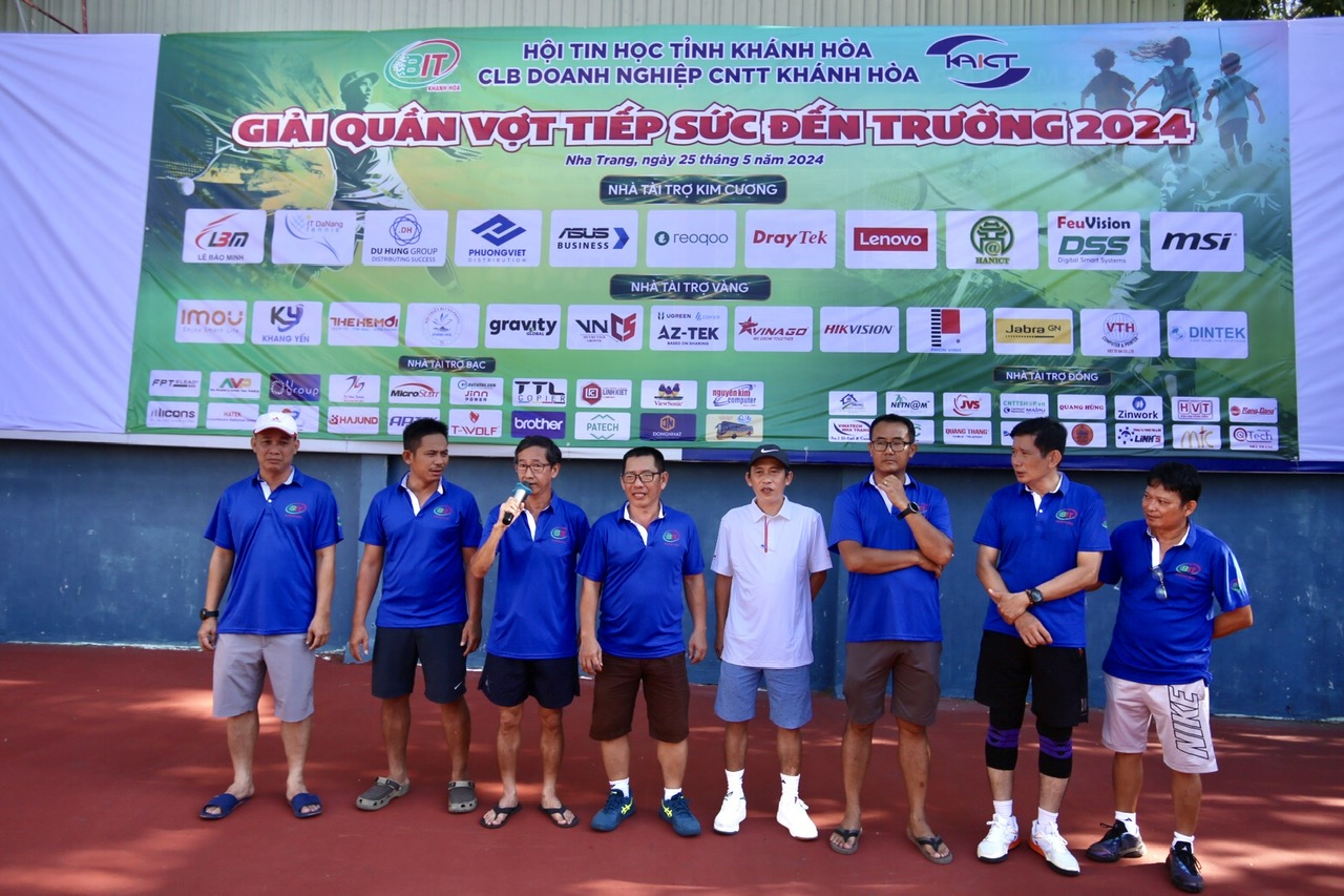 Hơn 200 vận động viên tranh tài Giải quần vợt, bóng đá Tiếp sức đến trường 2024