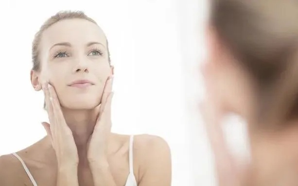 6 cách bảo vệ làn da khi ở trong phòng điều hòa