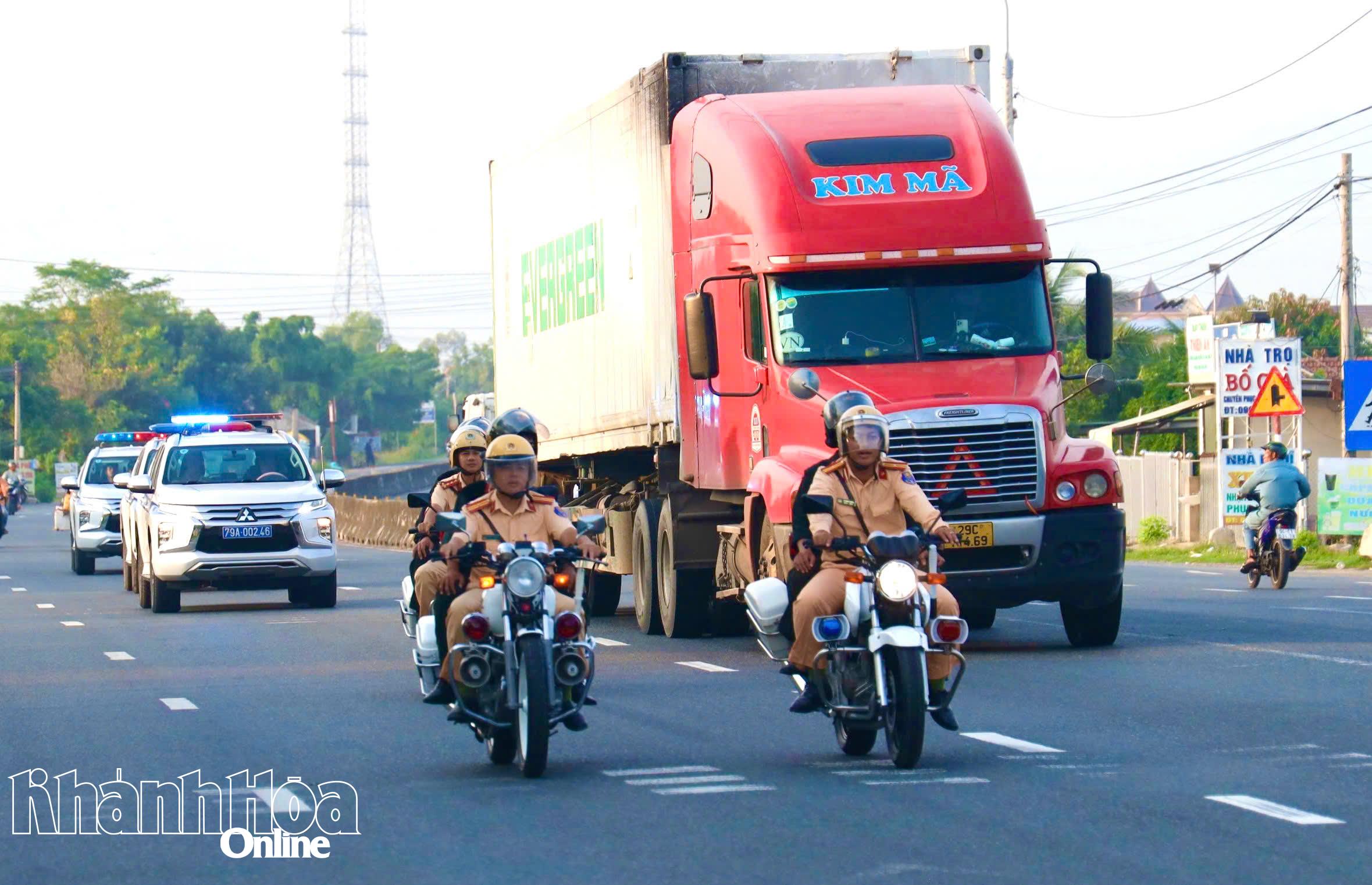 Tăng cường triển khai Luật Trật tự, an toàn giao thông đường bộ