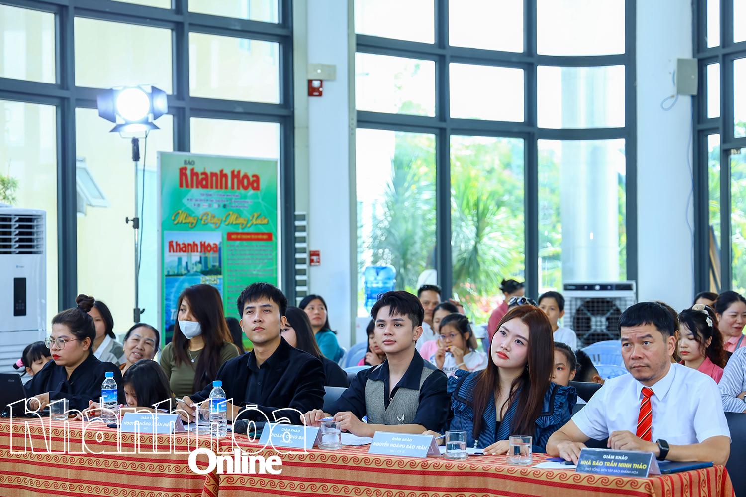 Các thành viên Ban giám khảo cuộc thi.