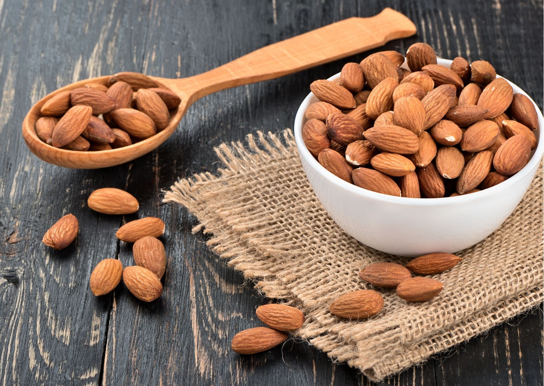 Hạnh nhân chứa nguồn canxi dồi dào nhất trong các loại hạt.