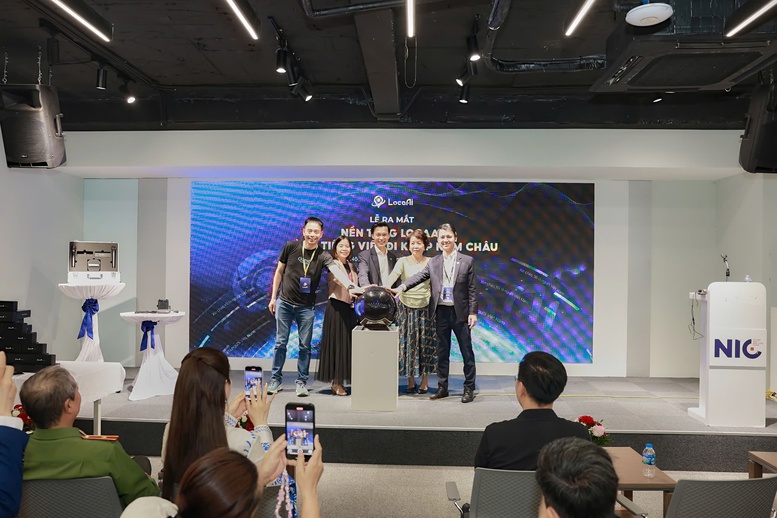 Lễ ra mắt nền tảng trí tuệ nhân tạo ngôn ngữ mang tên Loca AI với thông điệp Dùng tiếng Việt đi khắp năm châu - Ảnh: VGP