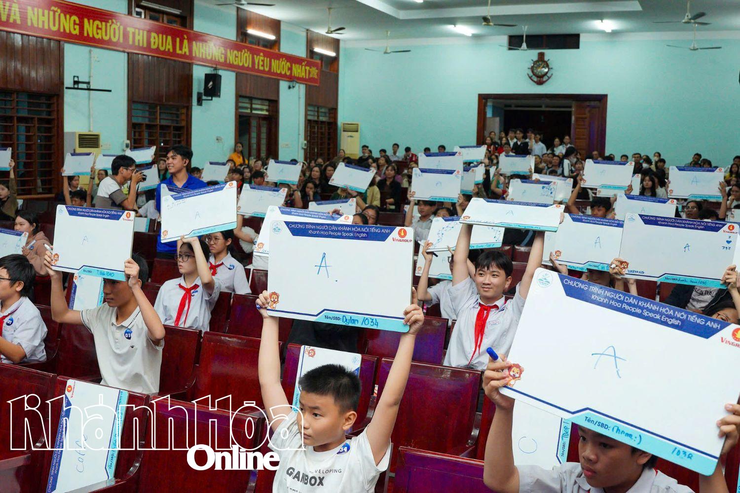 Từ ngày 17 đến 23-5: Diễn ra cuộc thi Rung chuông vàng tiếng Anh cấp tiểu học TP. Nha Trang