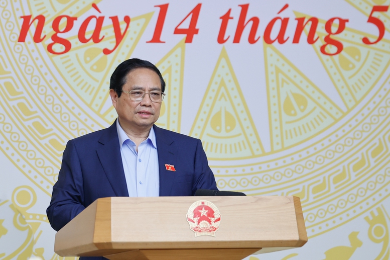 Thủ tướng Phạm Minh Chính chỉ đạo thành lập tổ công tác đặc biệt và mở đợt tấn công cao điểm đấu tranh, truy quét, ngăn chặn, đẩy lùi buôn lậu, gian lận thương mại, sản xuất, lưu thông hàng giả, hàng nhái, hàng không rõ xuất xứ, vi phạm bản quyền... trong thời gian từ ngày 15/5-15/6 - Ảnh: VGP/Nhật Bắc