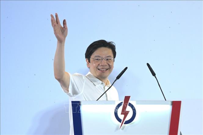Thủ tướng Singapore Lawrence Wong phát biểu trước những người ủng hộ sau khi kết quả chính thức cuộc tổng tuyển cử được công bố ngày 4/5/2025. Ảnh: THX/TTXVN
