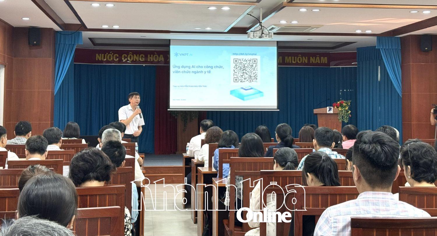 Cán bộ y tế được tập huấn về ứng dụng Al trong công việc
