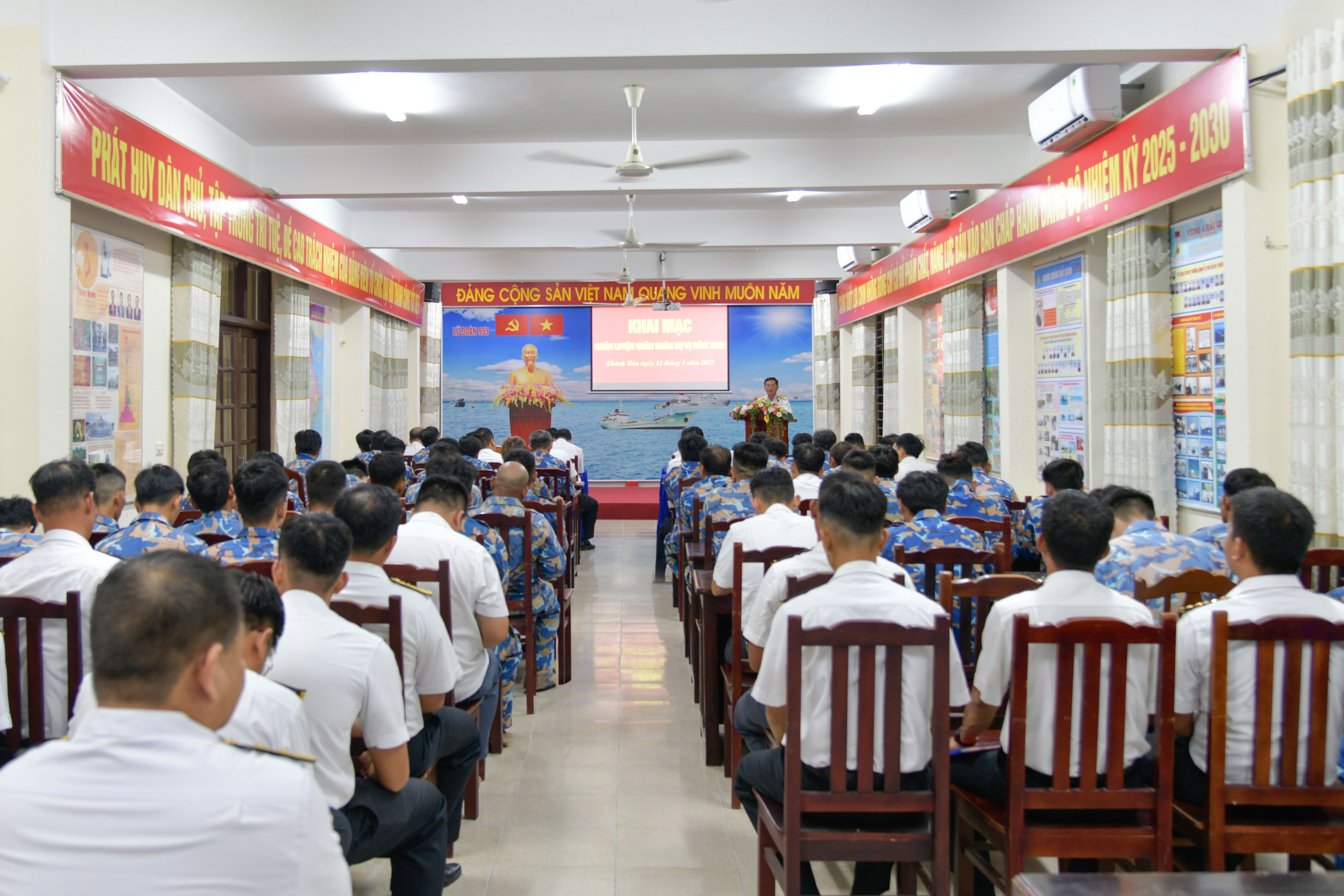 Quang cảnh khai mạc lớp huấn luyện.