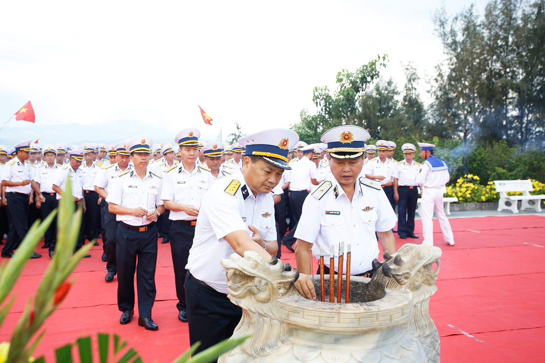 Vùng 4 Hải quân tổ chức dâng hương tại Khu tưởng niệm chiến sĩ Gạc Ma