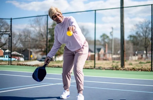 Các chuyên gia cho biết chơi pickleball có thể giúp cải thiện nhận thức.