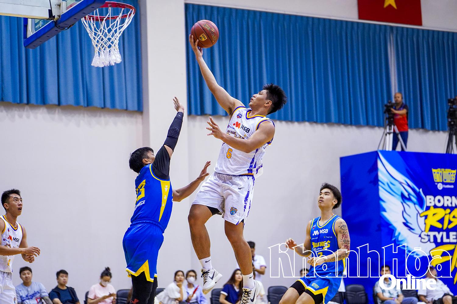 Match between Nha Trang Dolphins and Ho Chi Minh City Wings

