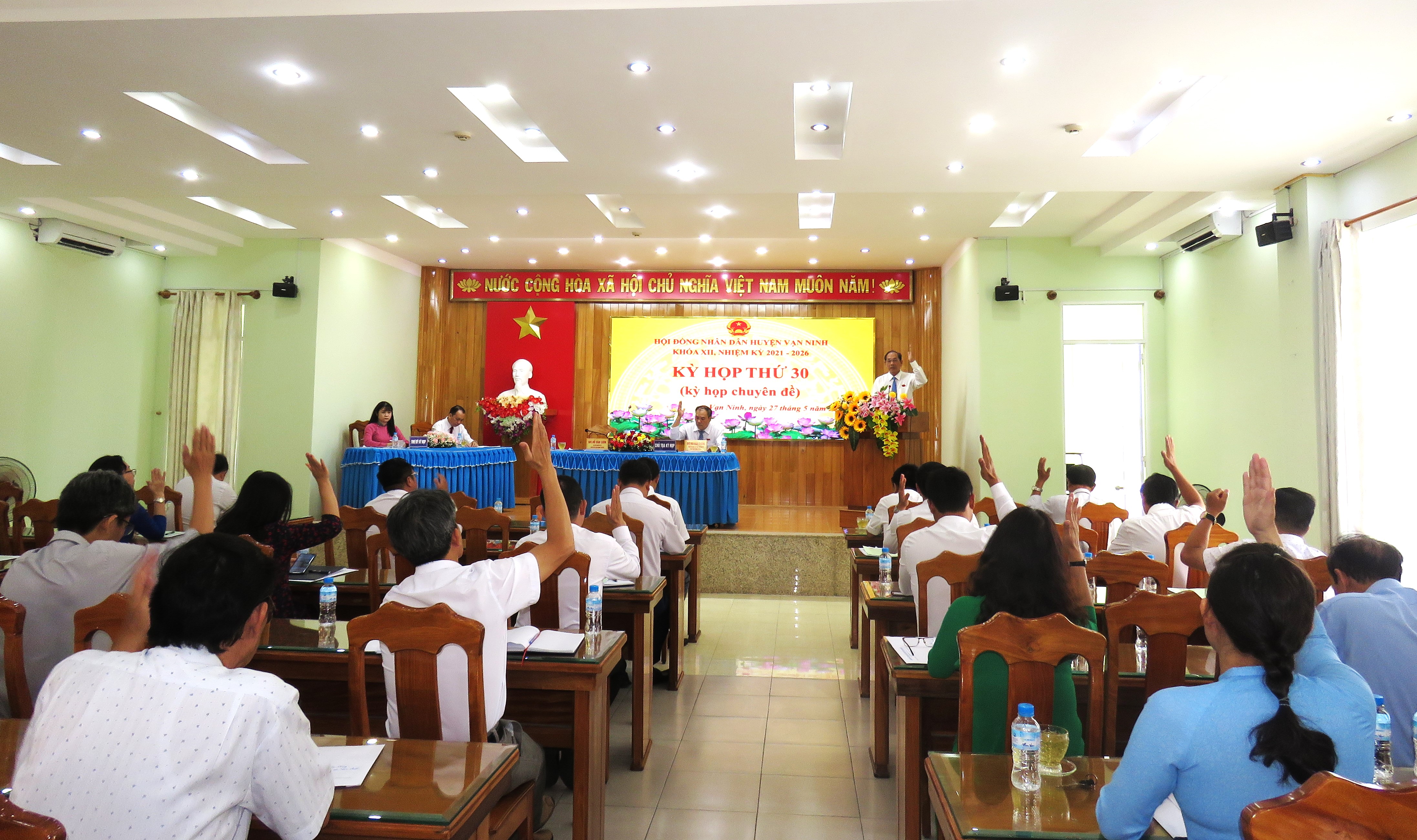 Quang cảnh kỳ họp.