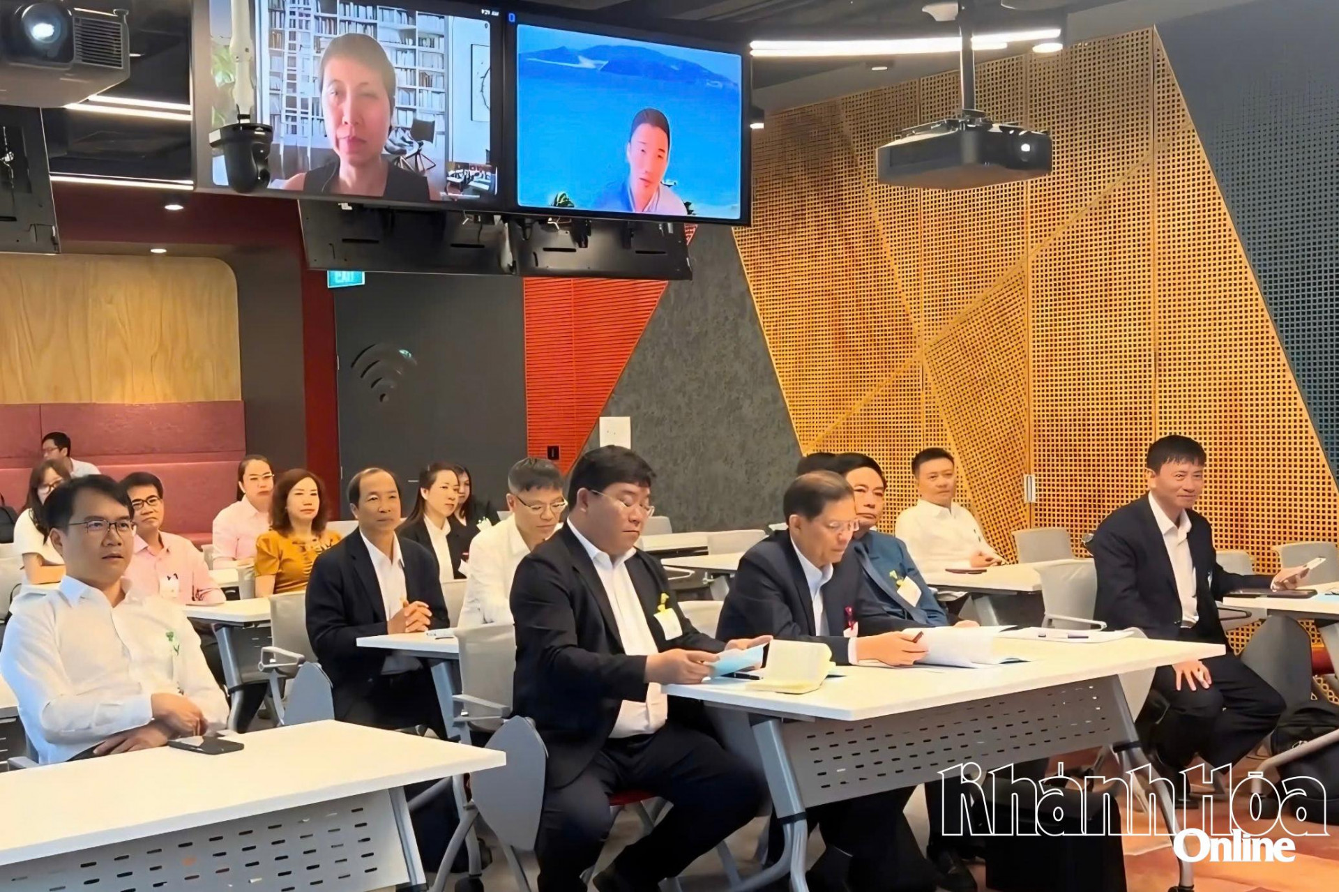 Khanh Hoa Provincial Delegation work with Googles office in Singapore 


