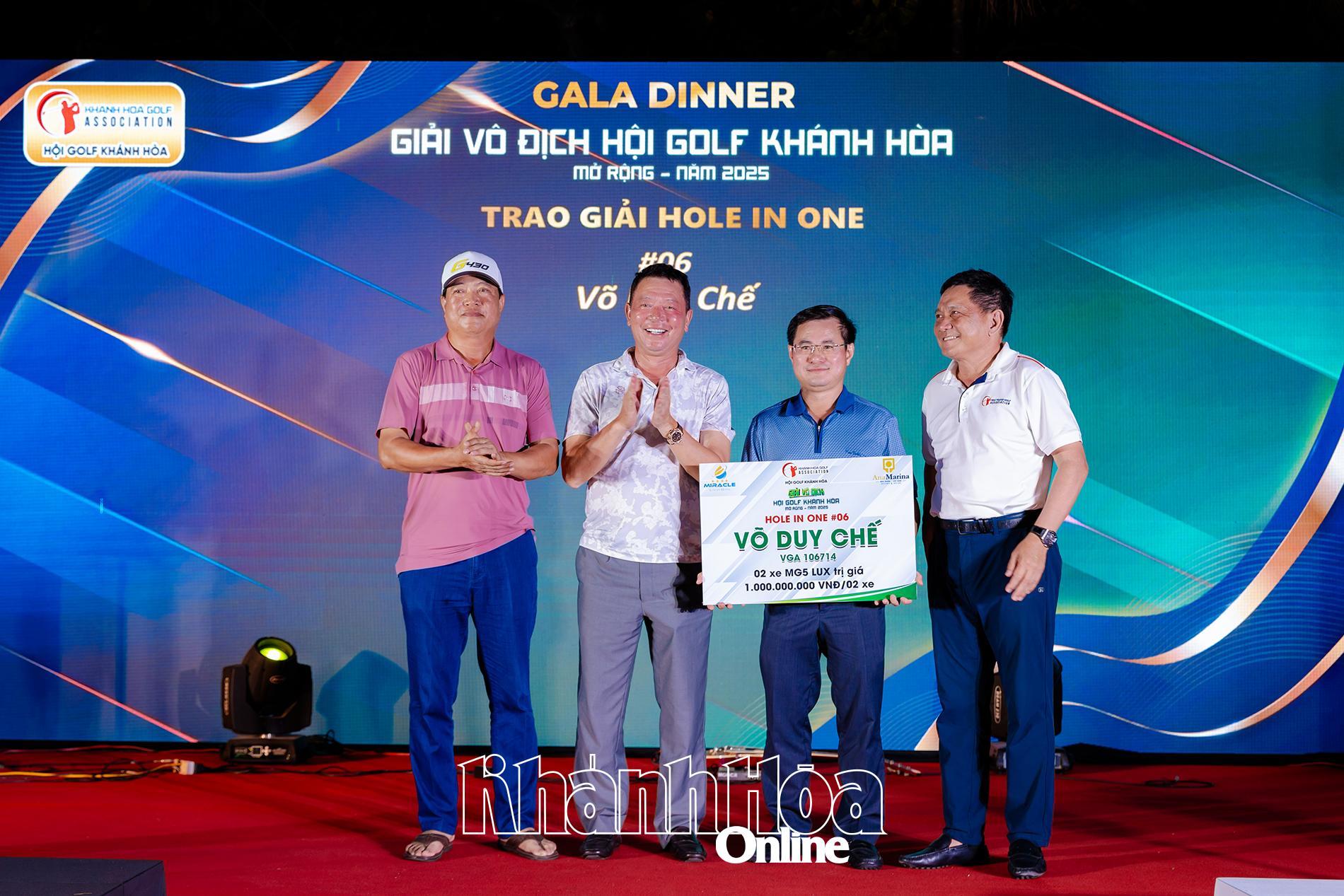 Golfer Vo Duy Che won “Hold in one”