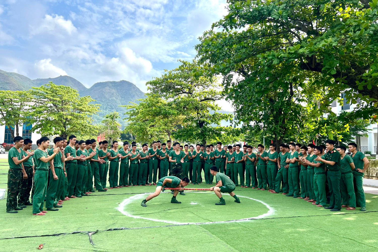 Trường Sĩ quan Thông tin tổ chức sôi nổi các hoạt động dịp lễ