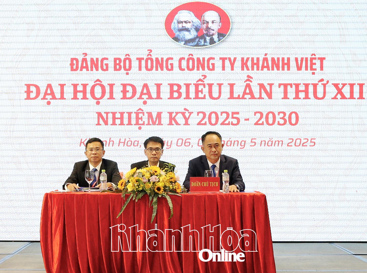 Đoàn Chủ tịch điều hành Đại hội