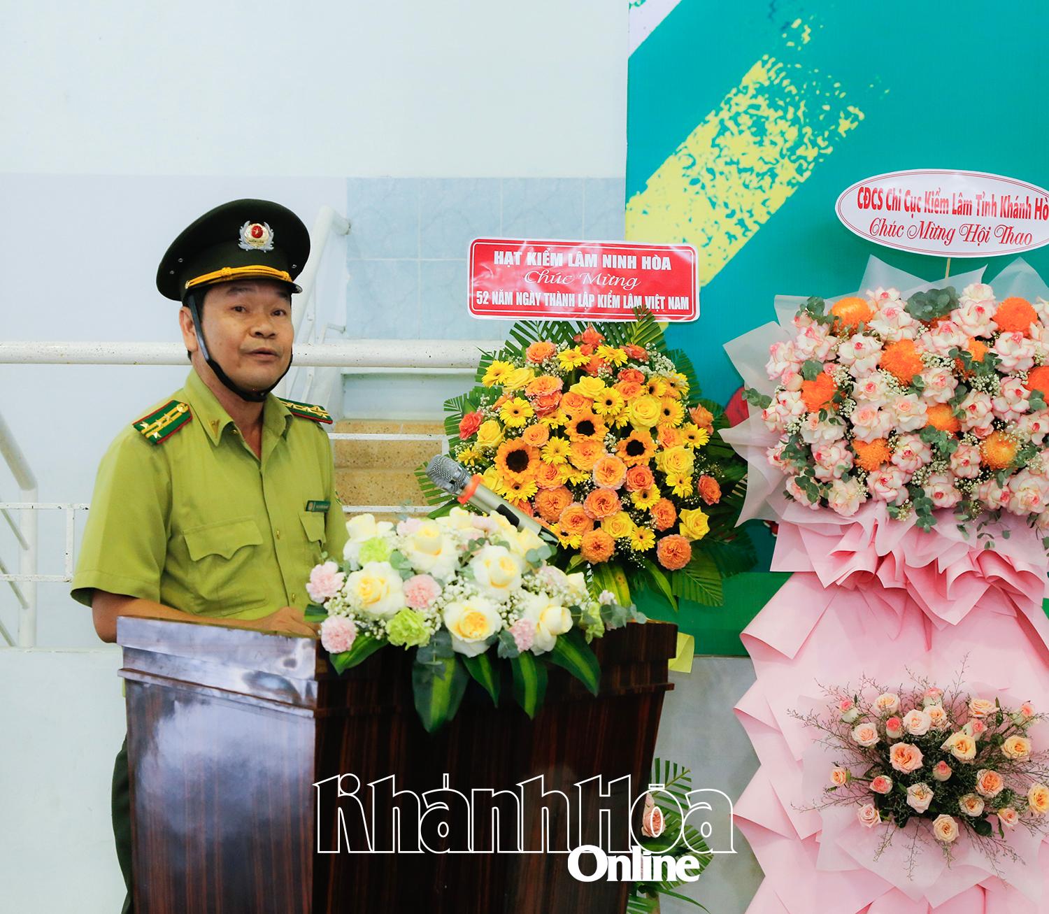 Ông Nguyễn Danh - Chi cục trưởng Chi cục Kiểm lâm Khánh Hòa khai mạc hội thao