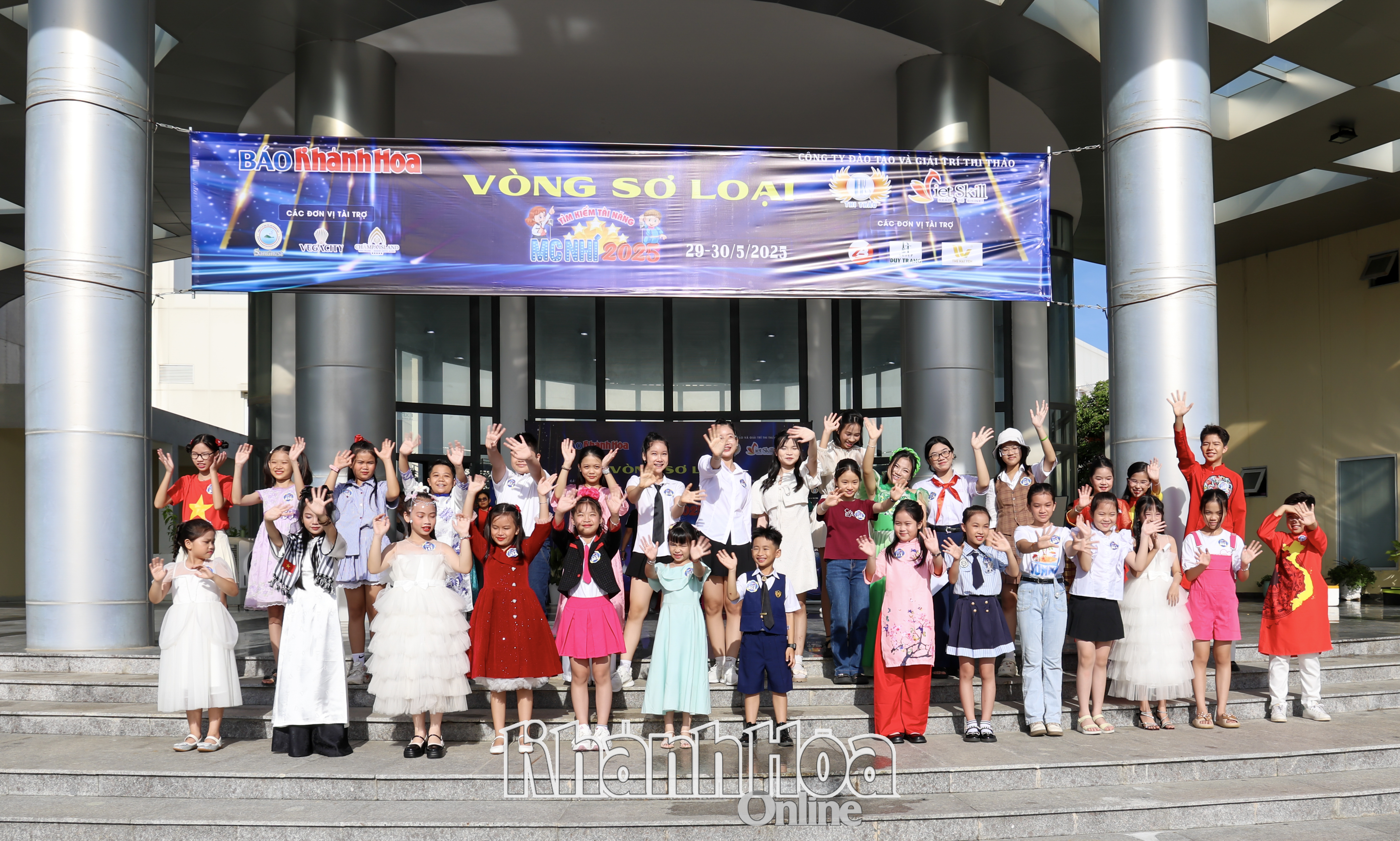 Cuộc thi thu hút gần 200 em nhỏ tham gia, tranh tài.