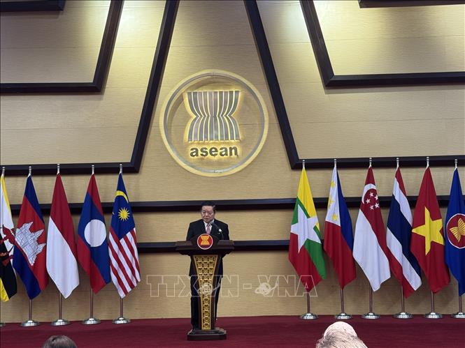Tổng Thư ký ASEAN Kao Kim Hourn thông báo kết quả Hội nghị Cấp cao ASEAN lần thứ 46.