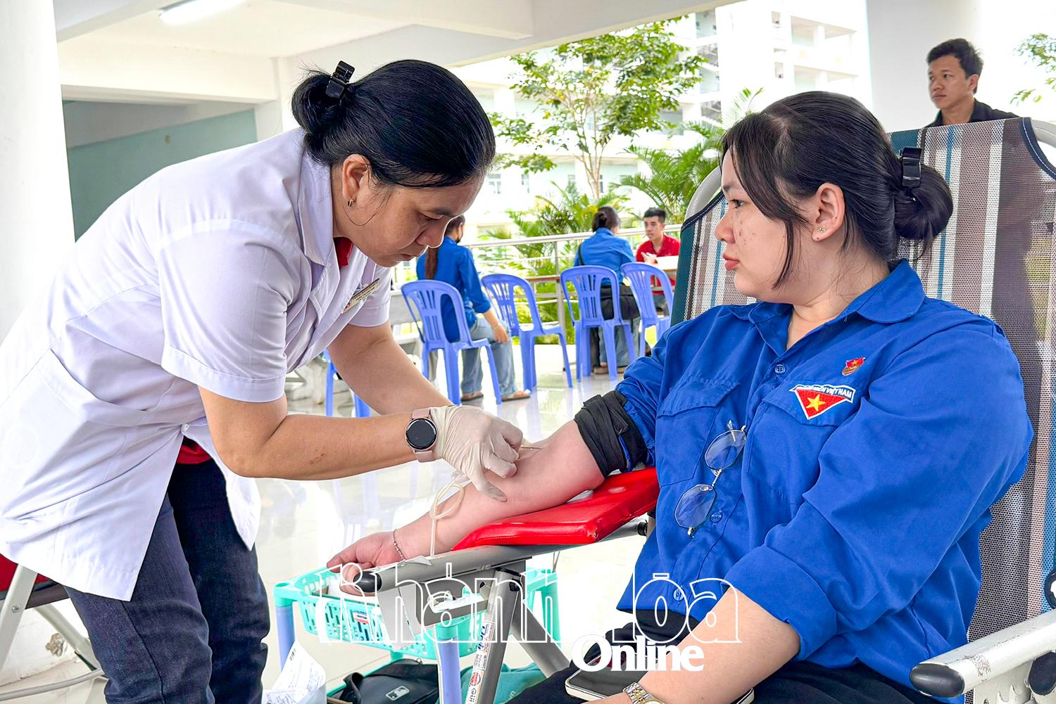 Lan tỏa phong trào hiến máu tình nguyện trong sinh viên