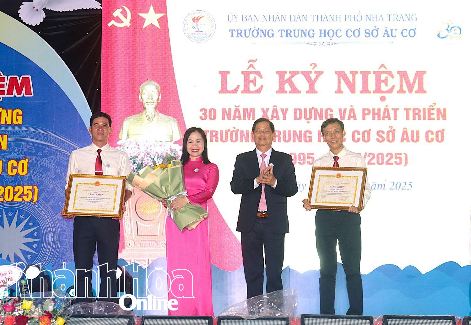 Trường THCS Âu Cơ kỷ niệm 30 năm xây dựng và phát triển