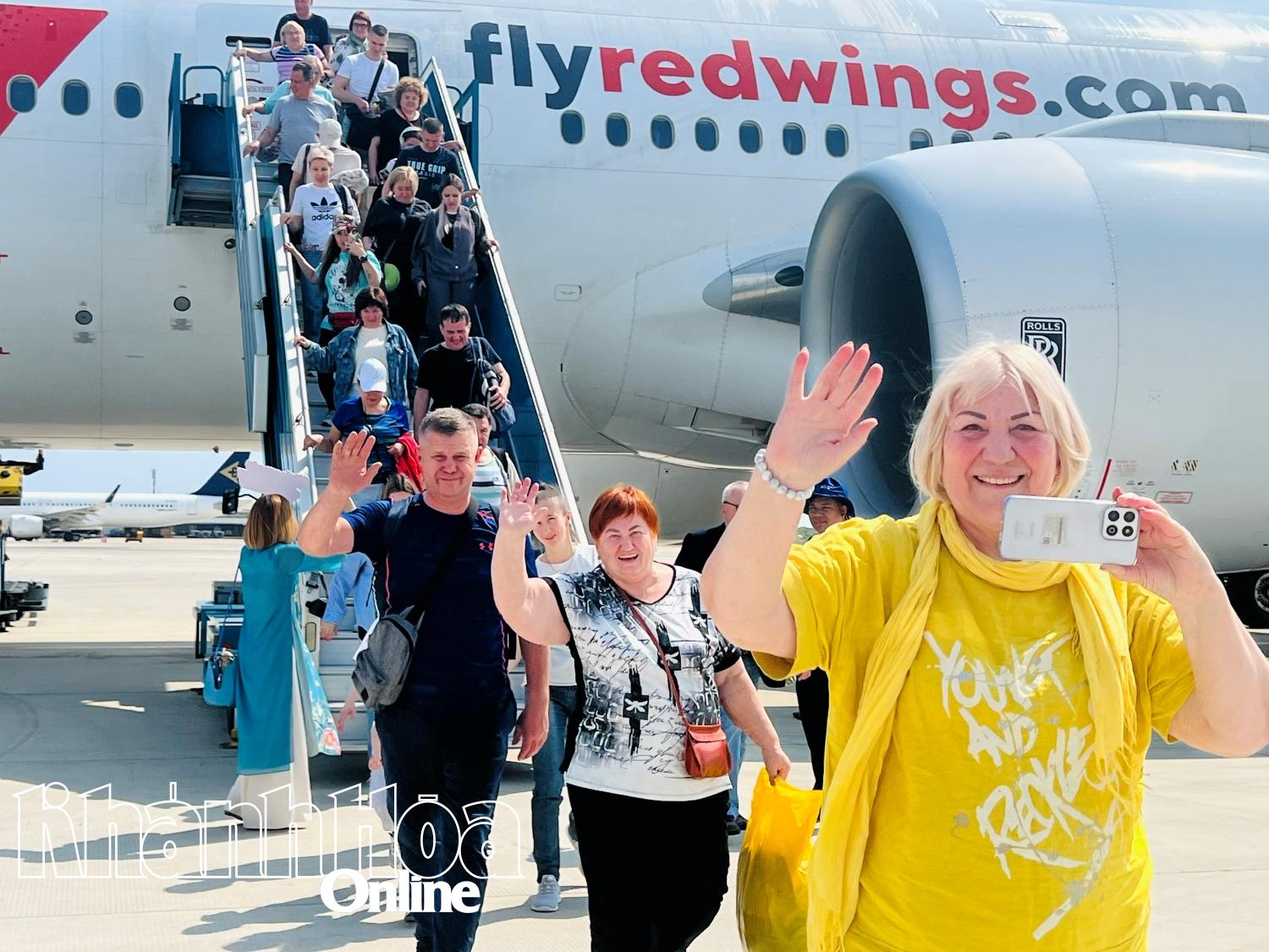 Red Wings Airlines' first flight from Russia in Khanh Hoa