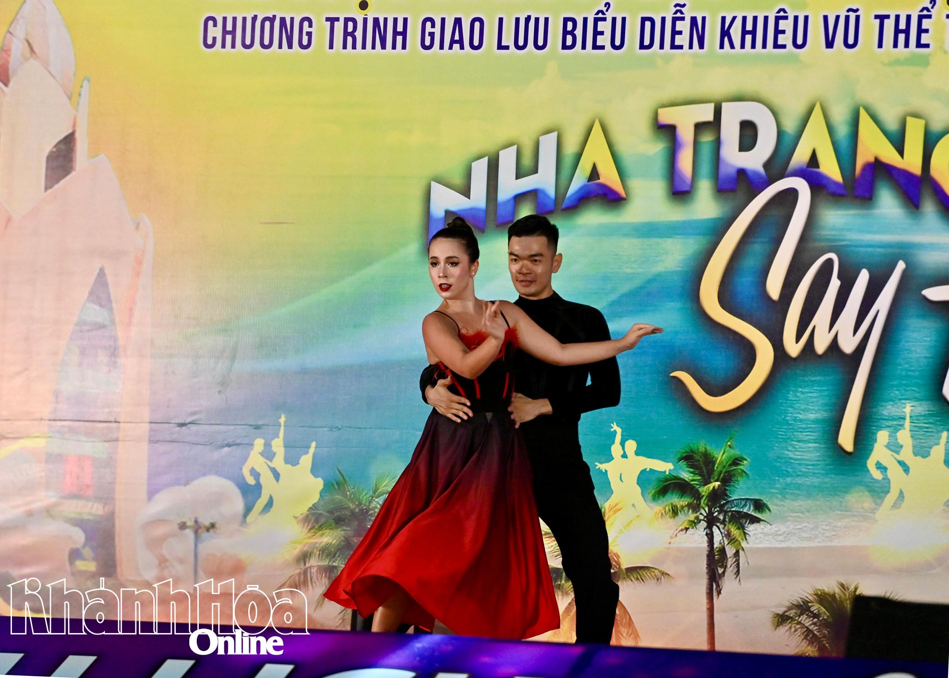 Một tiết mục biểu diễn dace-sport.