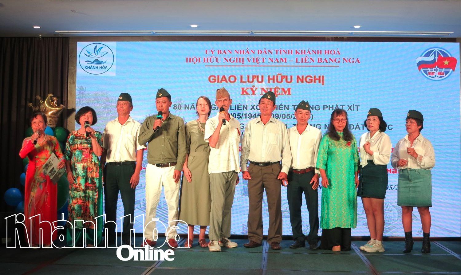 Tiết mục giao lưu văn nghệ tại chương trình.