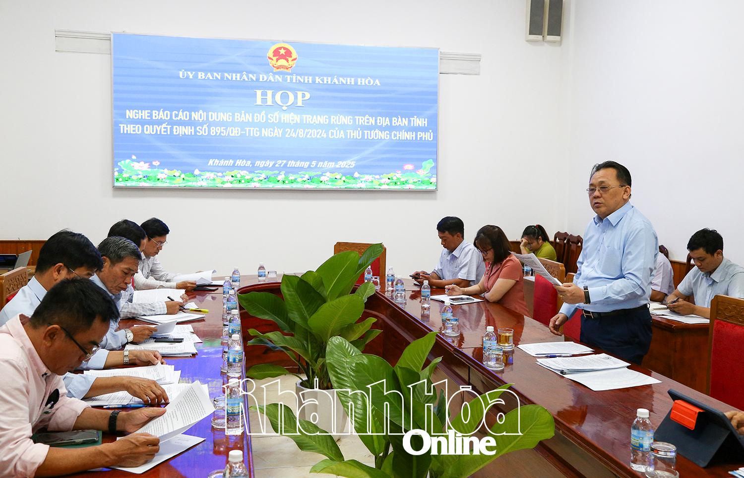 Phó Chủ tịch Thường trực UBND tỉnh Lê Hữu Hoàng phát biểu chỉ đạo tại cuộc họp 