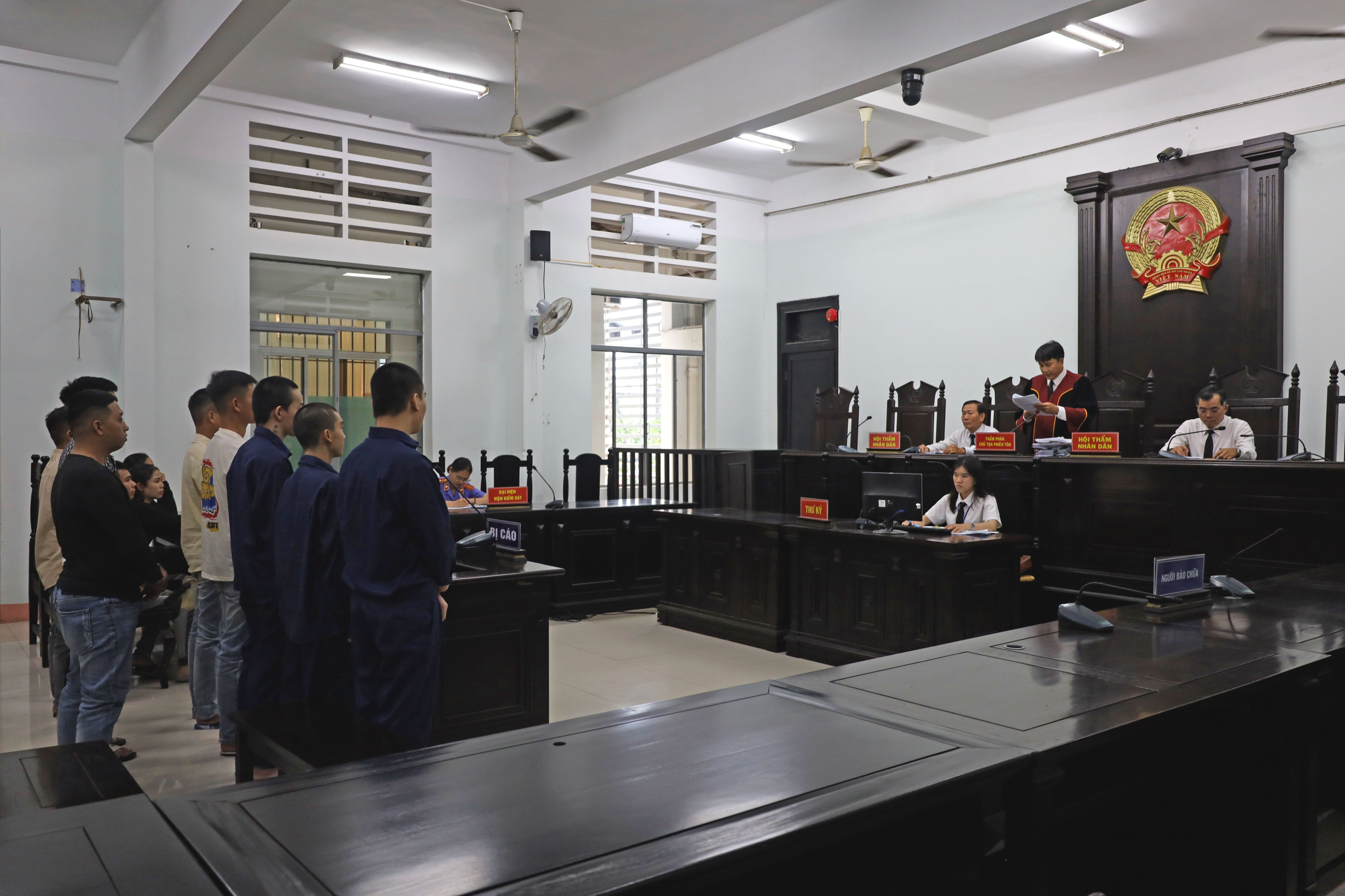 Người trọng thương, kẻ vào tù vì lời trêu chọc