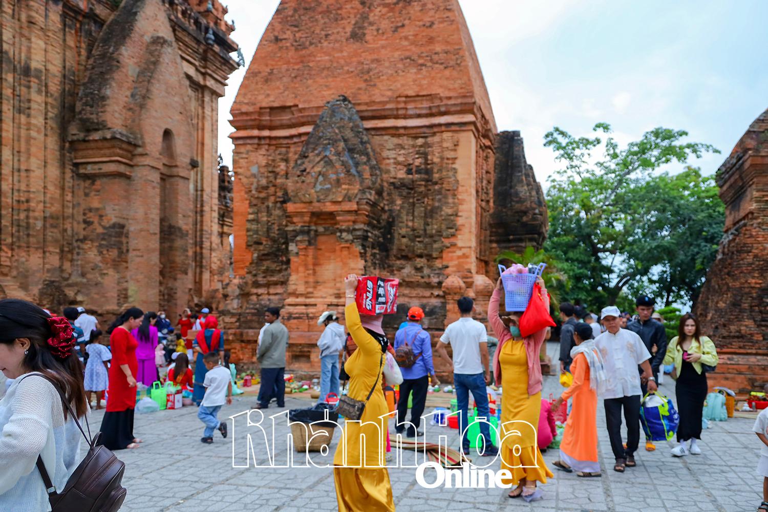 Độc đáo lễ cúng cầu an đầu năm mới của đồng bào Chăm