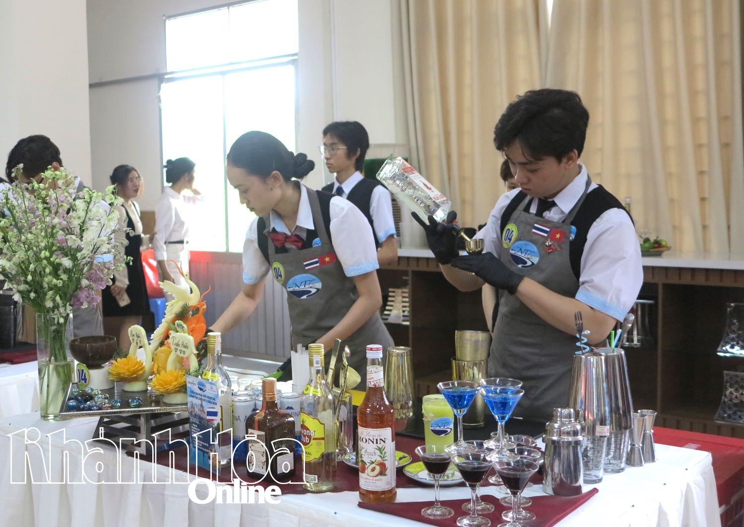 Trường Cao đẳng Du lịch Nha Trang tổ chức Ngày hội tư vấn tuyển sinh và Cuộc thi pha chế cocktail sáng tạo
