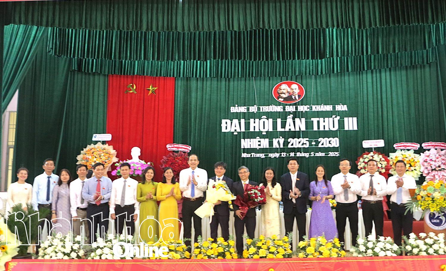 Đại hội Đảng bộ Trường Đại học Khánh Hòa lần thứ III