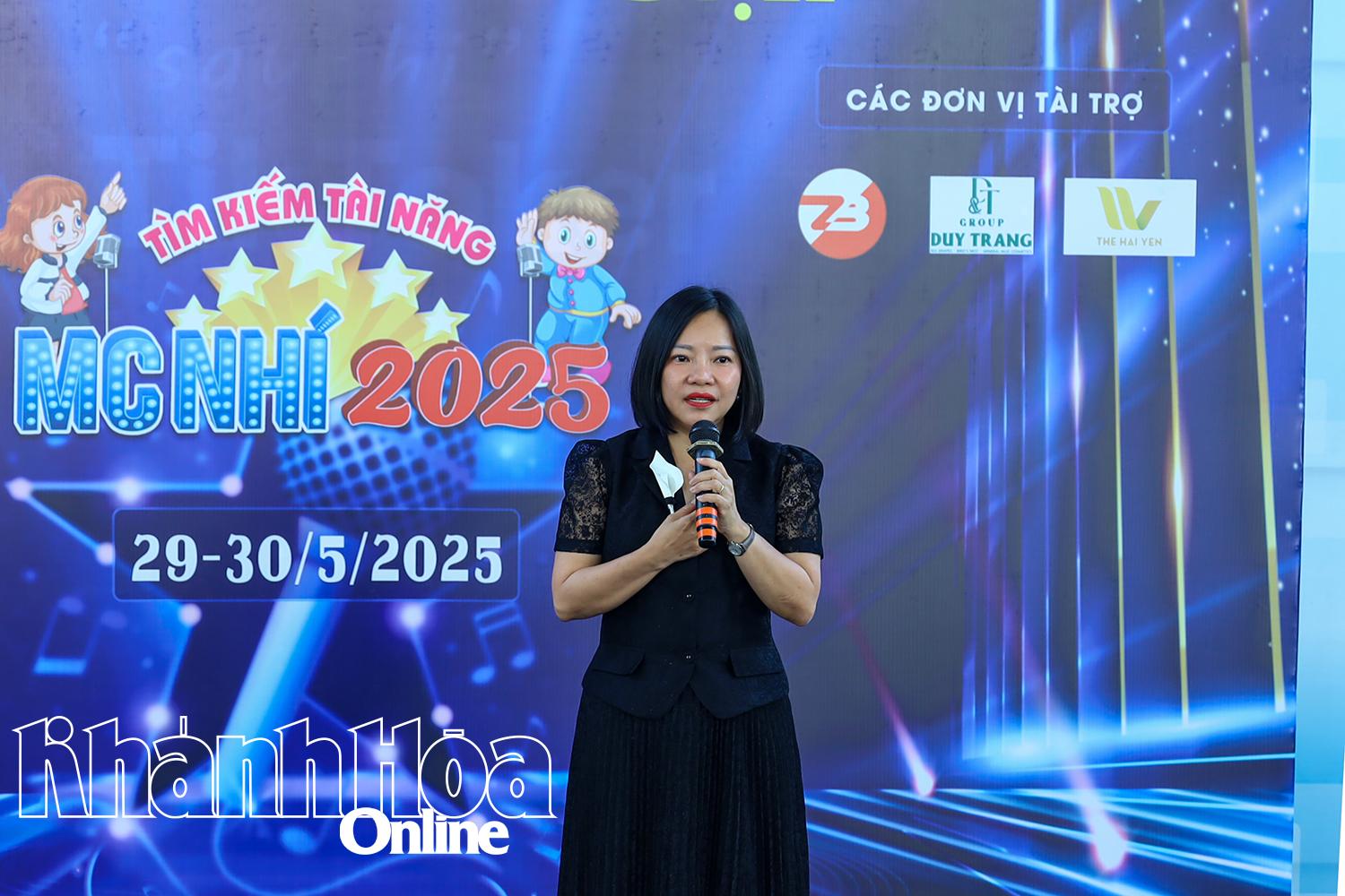 Bà Thái Thị Lệ Hằng phát biểu tại vòng sơ loại.