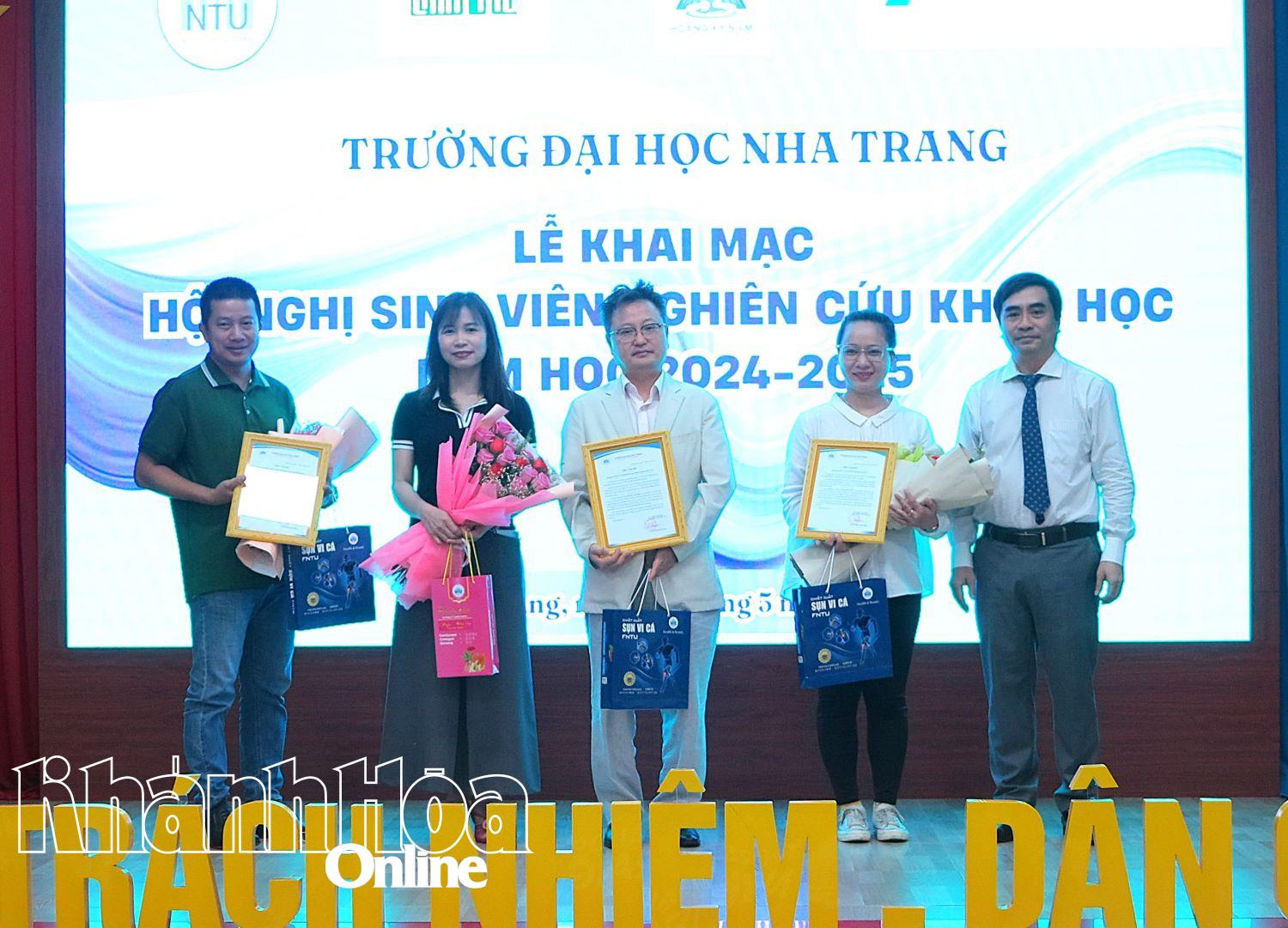 Trường Đại học Nha Trang tổ chức hội nghị sinh viên nghiên cứu khoa học năm học 2024 - 2025