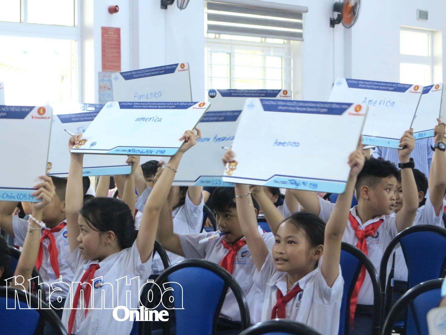 Các thí sinh tham gia cuộc thi.