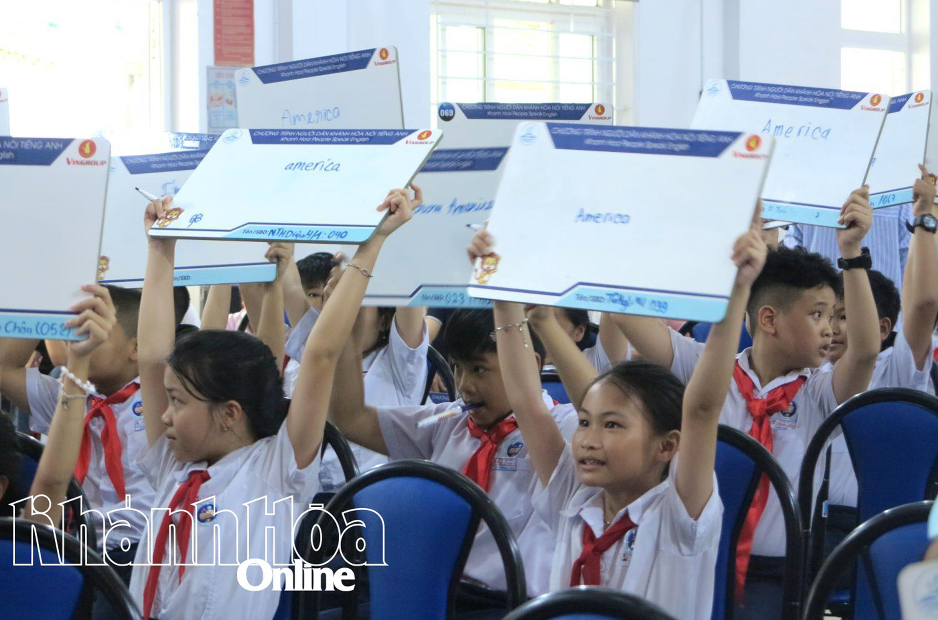 130 học sinh thi Rung chuông vàng tiếng Anh cấp tiểu học