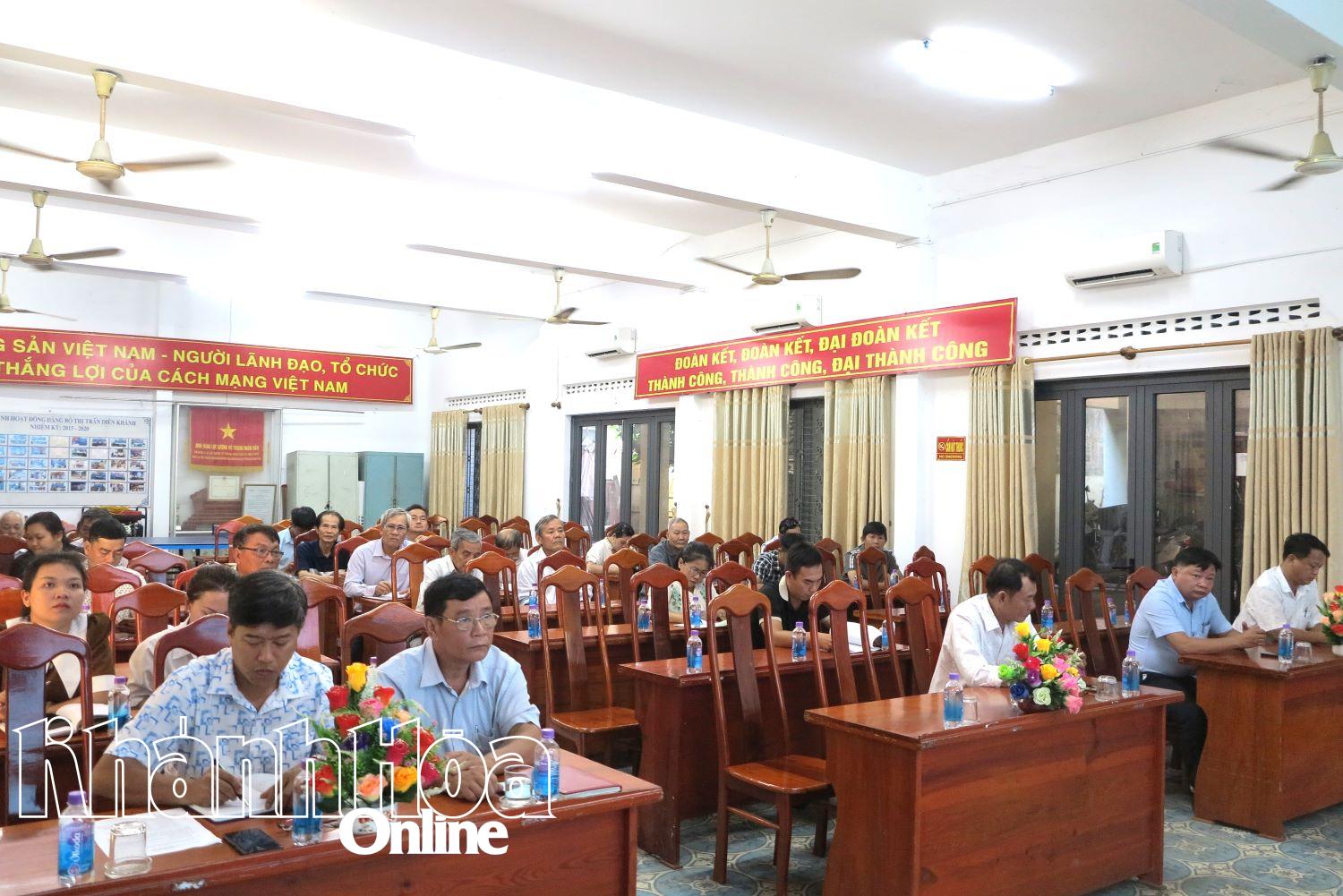 Đại biểu HĐND tỉnh Khánh Hòa tiếp xúc cử tri thị trấn Diên Khánh