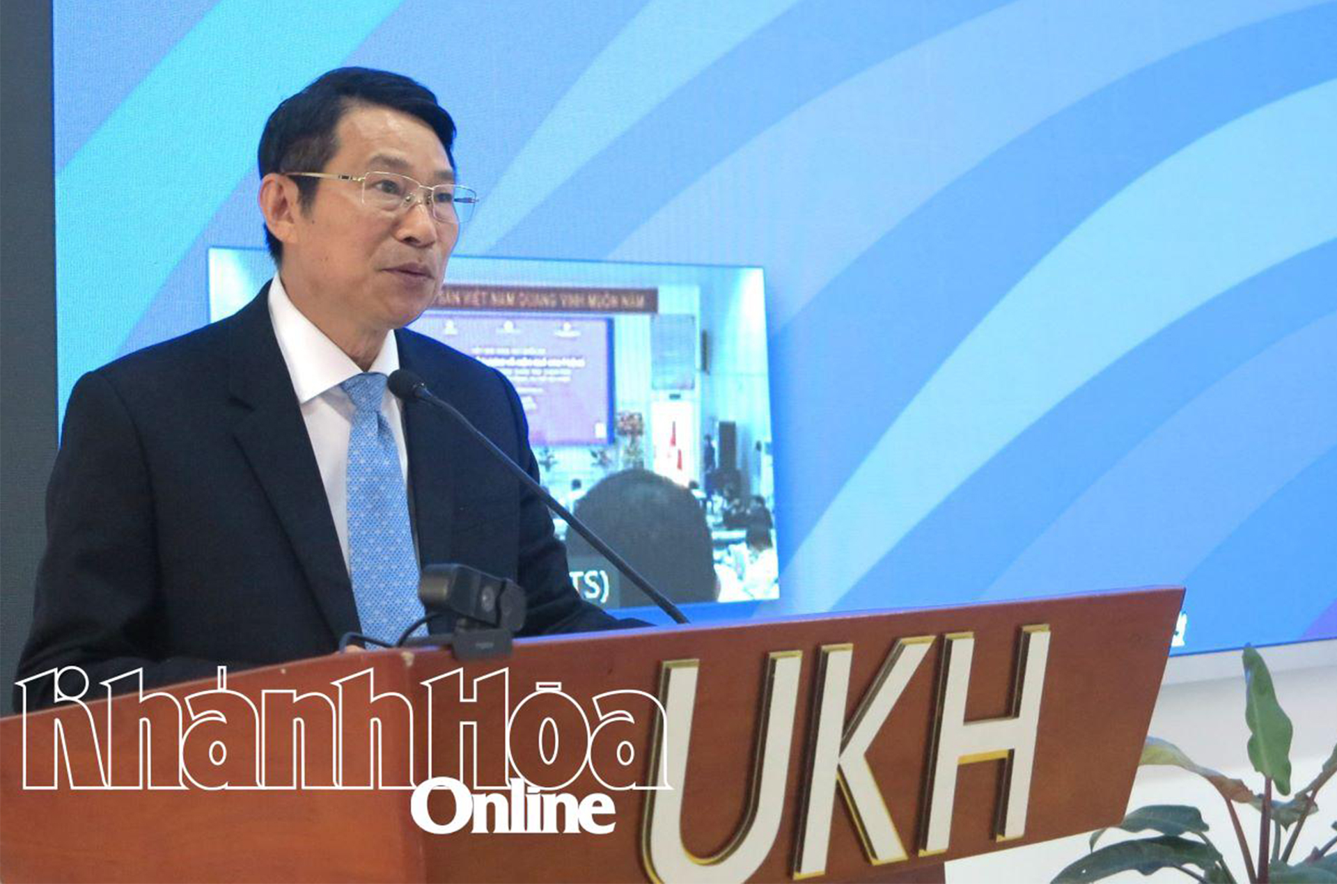 Phó Chủ tịch UBND tỉnh Đinh Văn Thiệu phát biểu tại hội thảo.