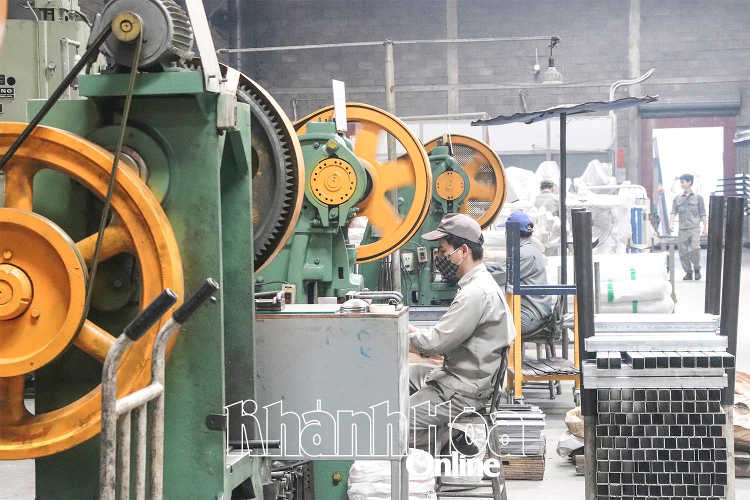 Một doanh nghiệp cơ khí tại Cụm Công nghiệp Đắc Lộc, Nha Trang.
