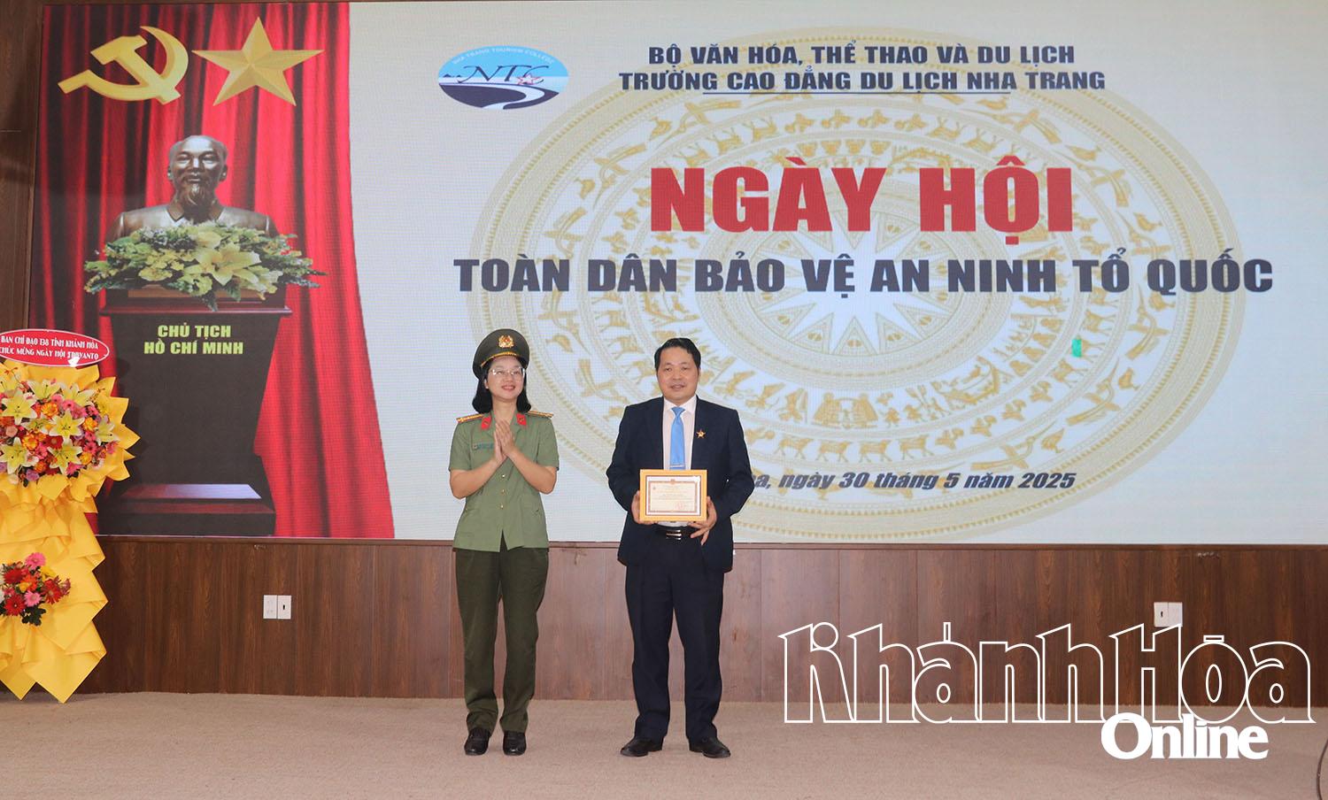 Trường Cao đẳng Du lịch Nha Trang tổ chức Ngày hội “Toàn dân bảo vệ an ninh Tổ quốc” năm 2025